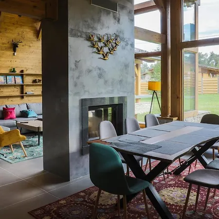 Mountain Hawk Park Villa *