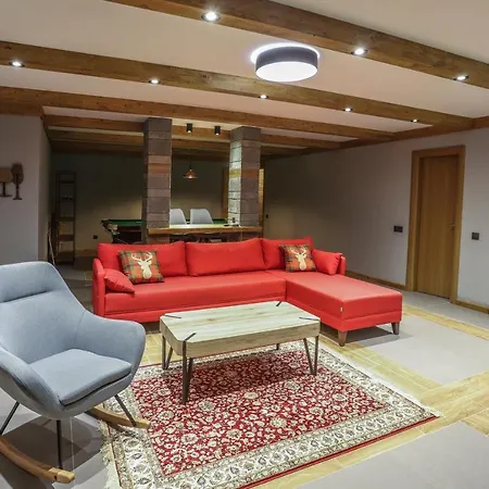 Mountain Hawk Park Villa