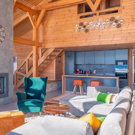 Mountain Hawk Park * Bansko