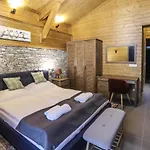 Mountain Hawk Park Луксозна вила Банско