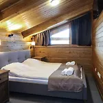 Mountain Hawk Park Луксозна вила *