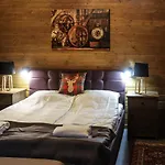 Mountain Hawk Park Луксозна вила Банско