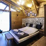 Луксозна вила Mountain Hawk Park