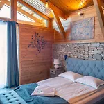 Луксозна вила Mountain Hawk Park
