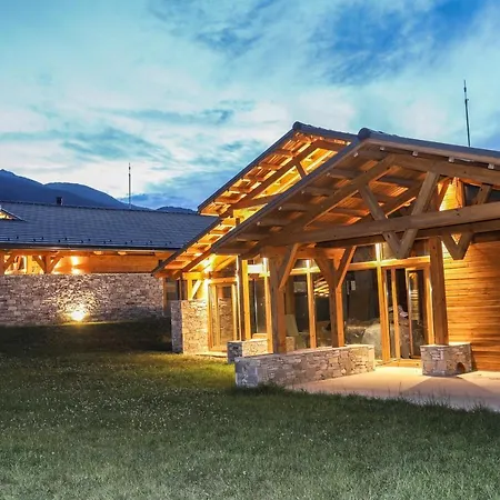 Mountain Hawk Park Vila *