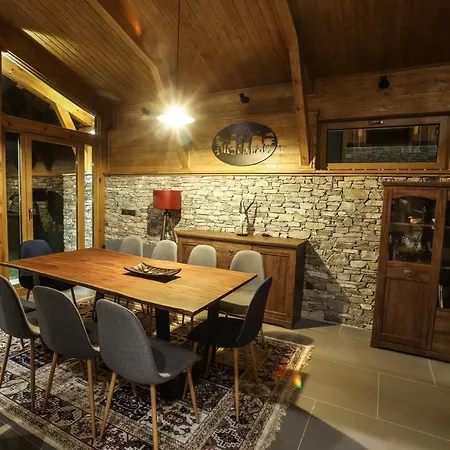 Villa Mountain Hawk Park