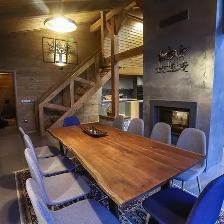 Mountain Hawk Park Villa *