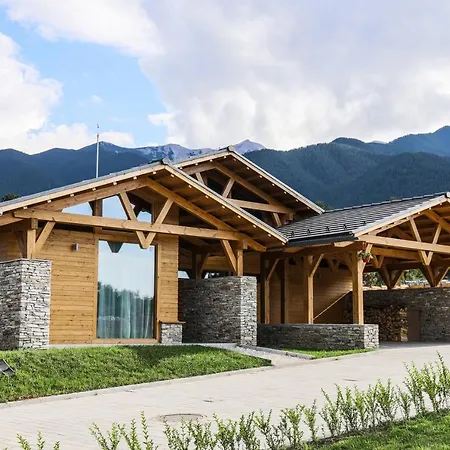 Mountain Hawk Park 반스코