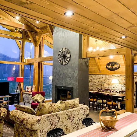Луксозна вила Mountain Hawk Park *