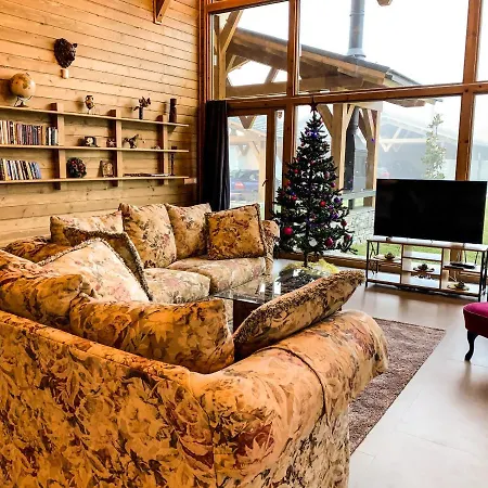 Mountain Hawk Park Villa