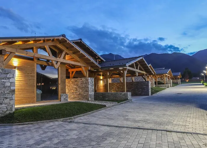 Mountain Hawk Park Willa