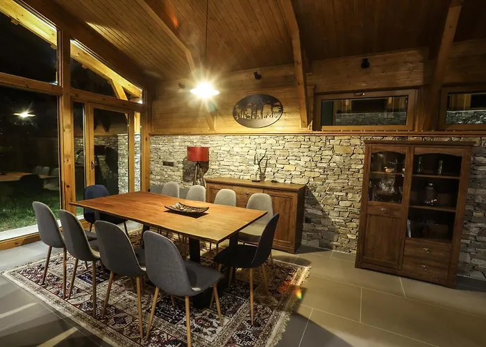 Willa Mountain Hawk Park