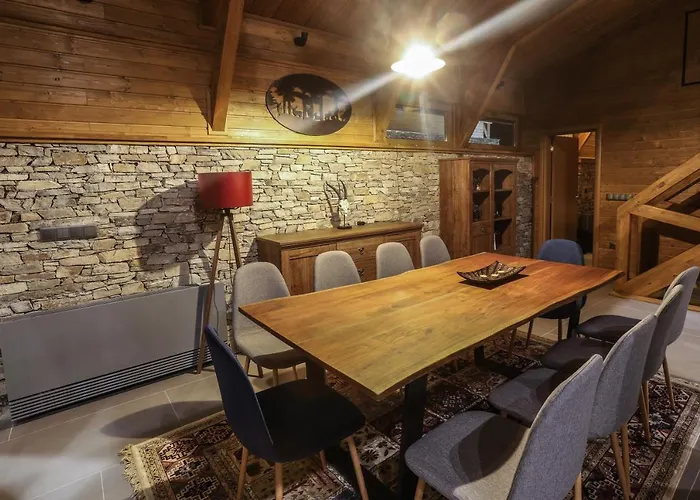 Willa Mountain Hawk Park *