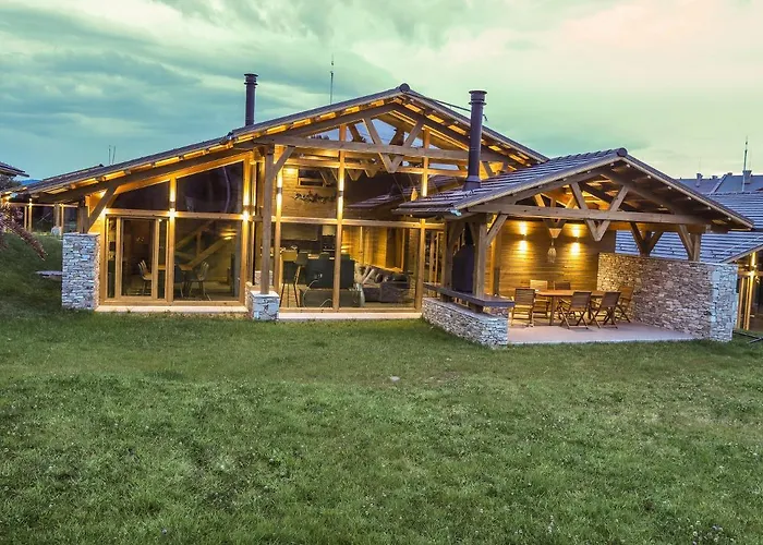 Mountain Hawk Park Villa