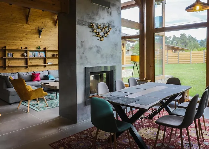 Mountain Hawk Park Villa *