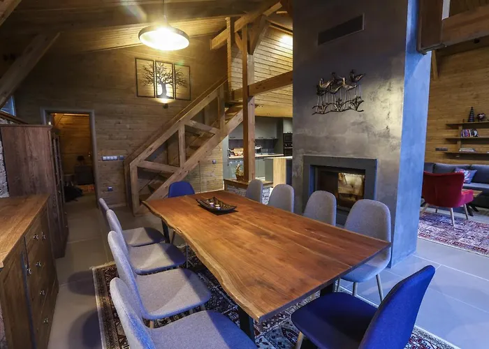 Mountain Hawk Park Villa *