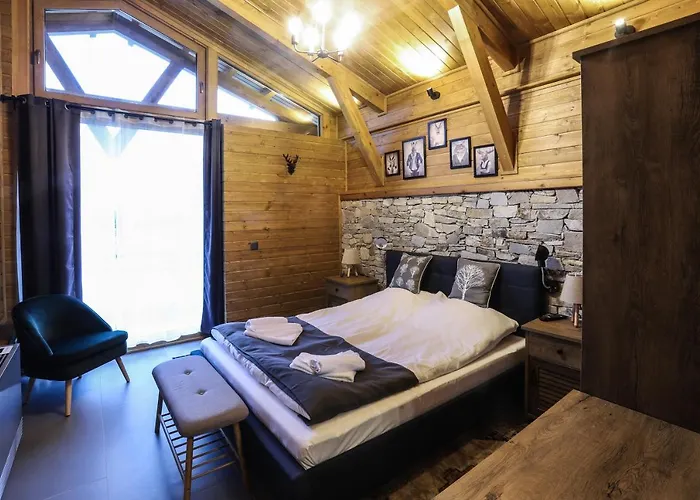 Willa Mountain Hawk Park