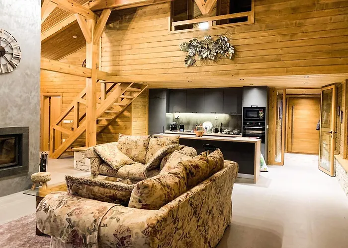 Mountain Hawk Park Villa