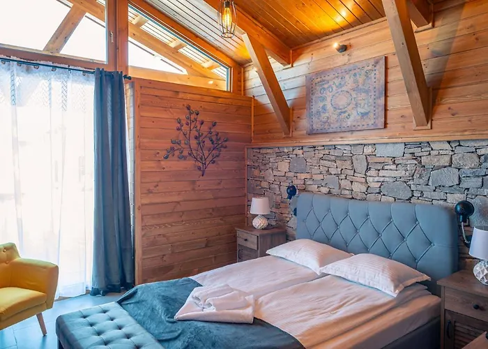 Willa Mountain Hawk Park