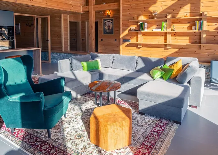 Mountain Hawk Park Willa